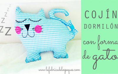 Cojín dormilón con forma de gato